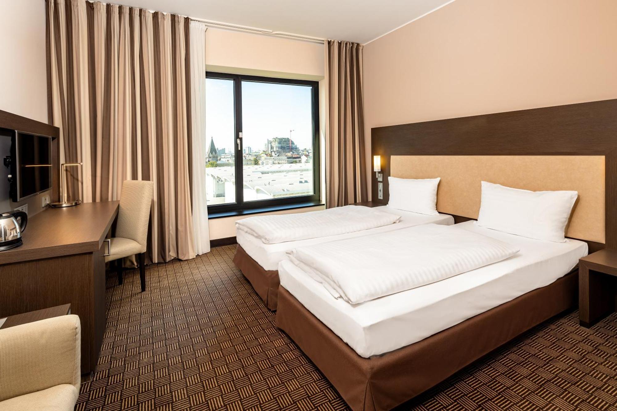 Intercityhotel Hamburg Dammtor-Messe Eksteriør bilde